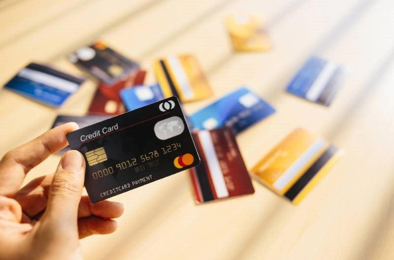Các loại thẻ tín dụng phổ biến